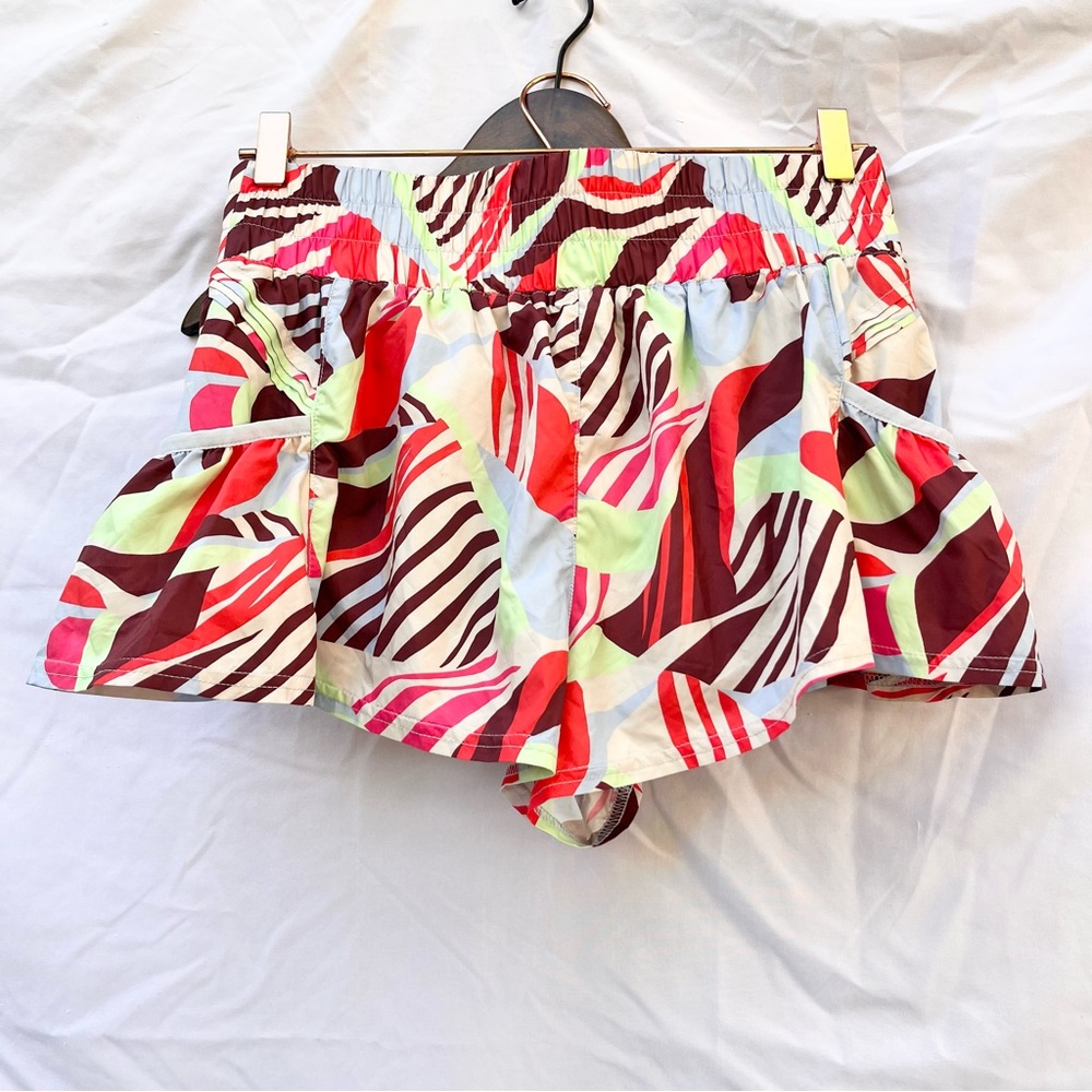 FREE PEOPLE | GET YOUR FLIRT ON PRINTED SHORTS IN MOONLIGHT COMBO SIZE SMALL - Picture 6 of 6